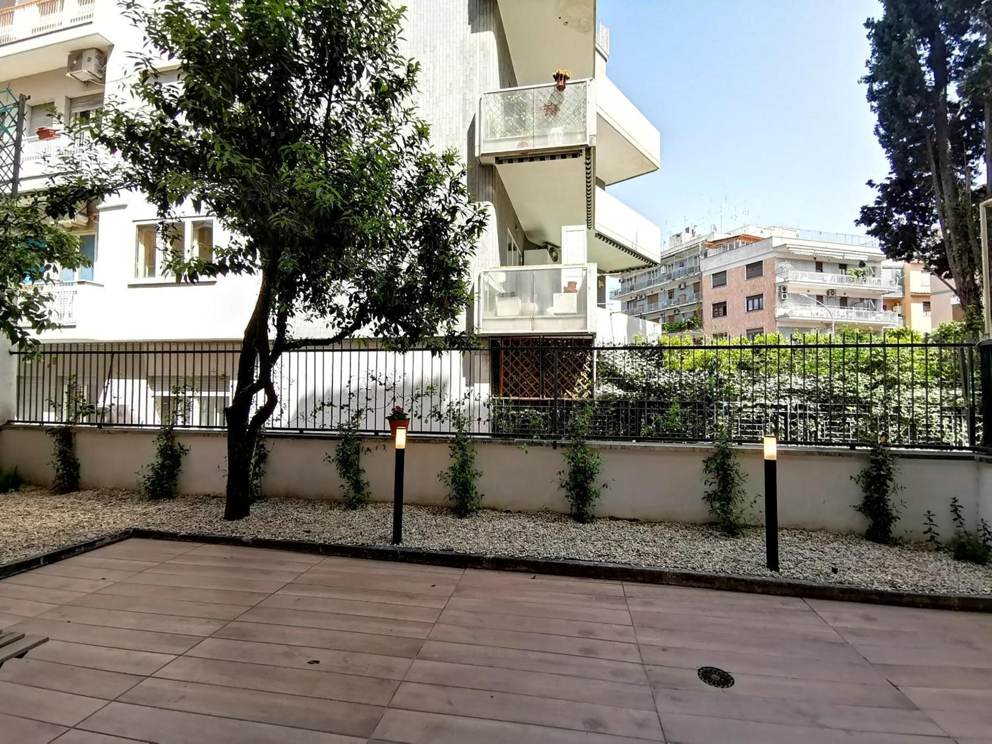 Cozy San Pietro Apartment Rome Exterior photo